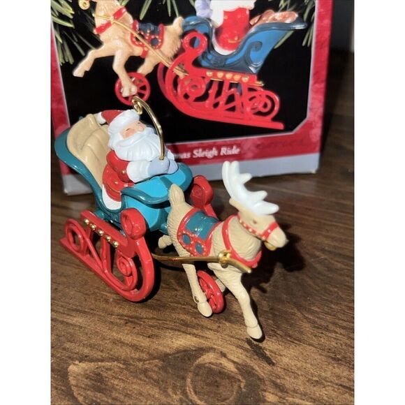 Vintage 1998 Hallmark Keepsake Christmas Ornament Santa Sleigh Ride - Picture 6 of 7